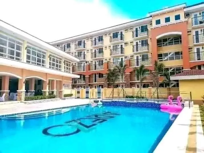 アパート Arezzo Place Condo ダバオ　シティ